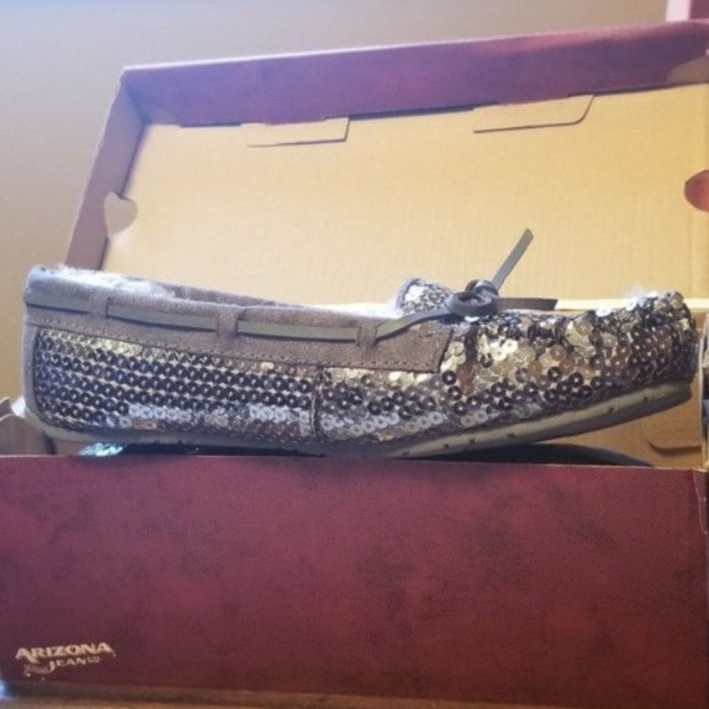 Size 6 * Arizona Silver Sequin Moccasins